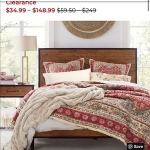 Pottery Barn Queen Quilt with 4 Sham reg/Euro